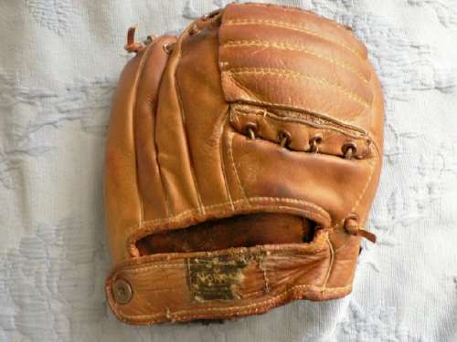 Nokona G57 1 Back Mike